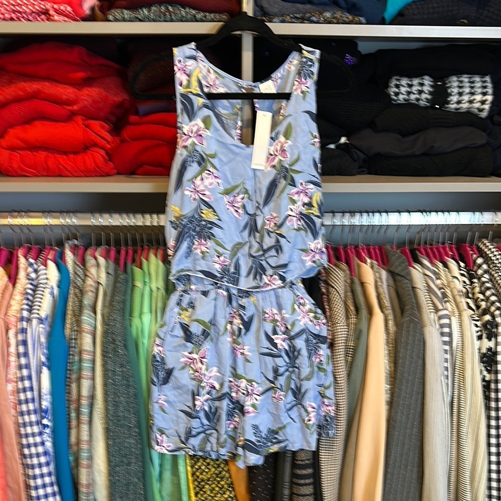 JT Mrino blue/purple floral elastic waistband button back romper NWT